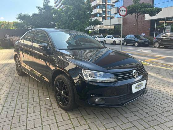 VOLKSWAGEN JETTA 2.0 COMFORTLINE FLEX 4P TIPTRONIC